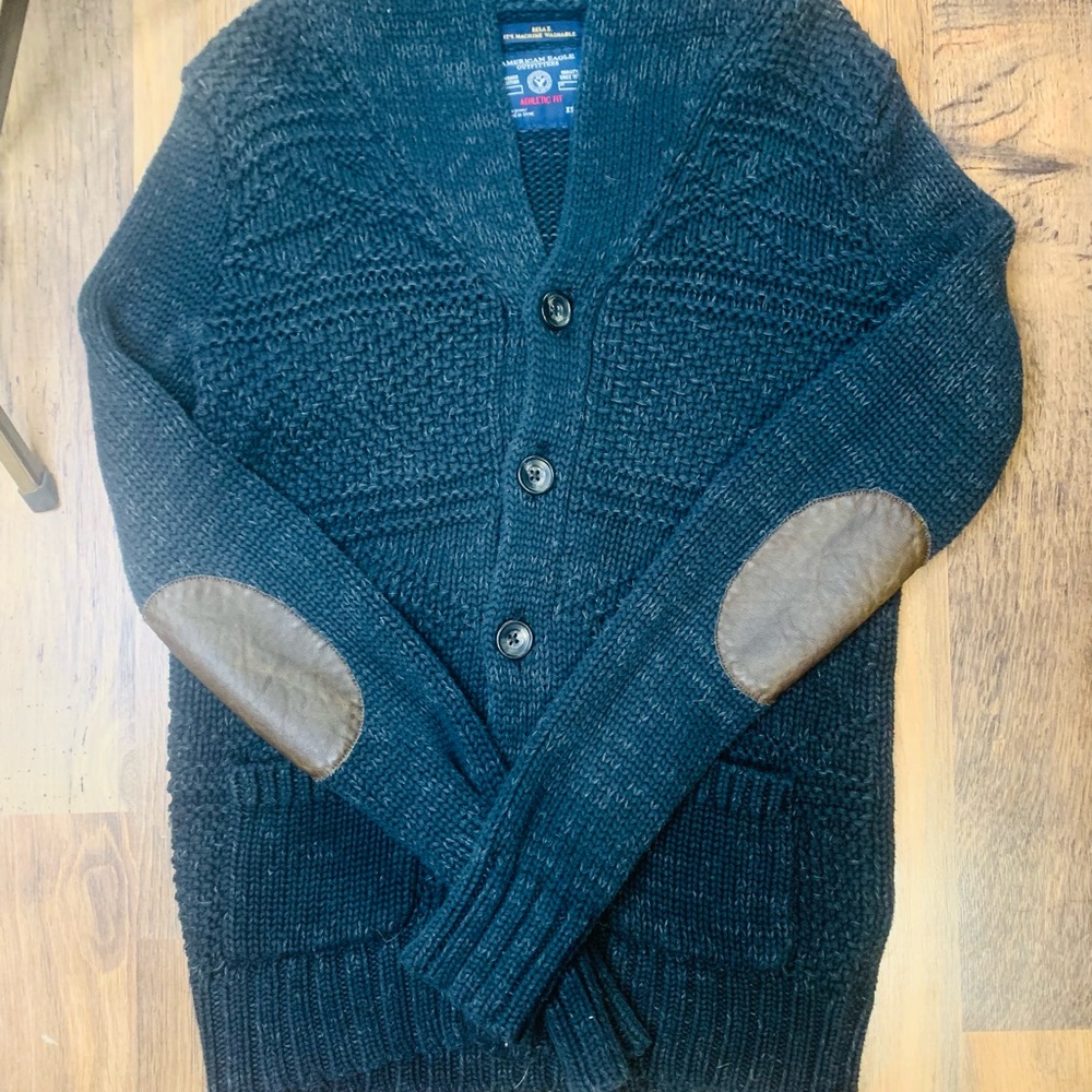 American eagle , Xs , black cardigan